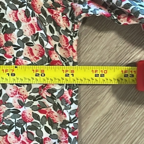 GAP Women’s Boyfriend Button Front Shirt Medium Pink Ditsy Floral 100% Cotton - Picture 12 of 14